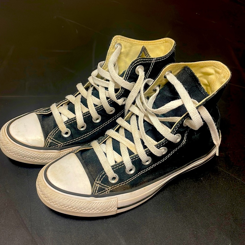 Black high top converse all star